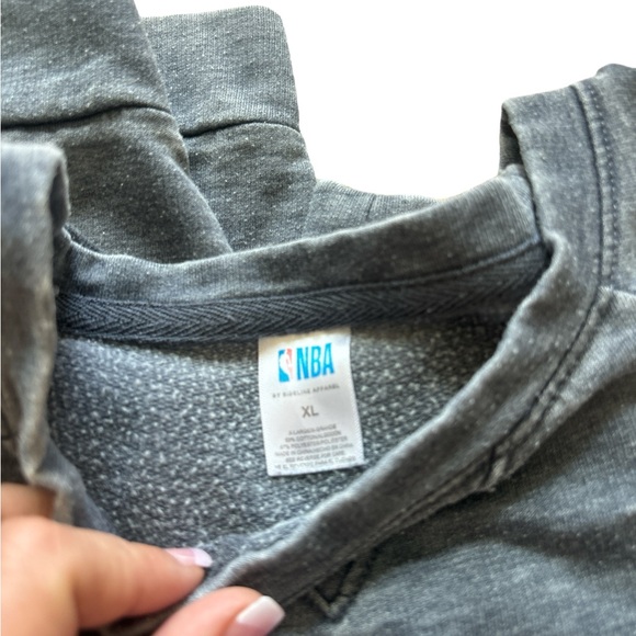 Spurs NBA Sweatshirt size XL - Picture 3 of 3